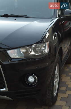 Позашляховик / Кросовер Mitsubishi Outlander 2010 в 
