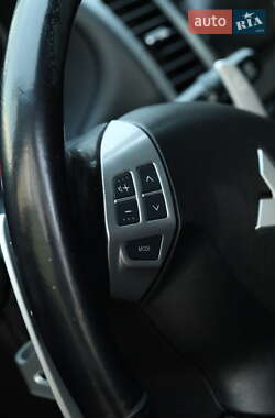Позашляховик / Кросовер Mitsubishi Outlander 2010 в 
