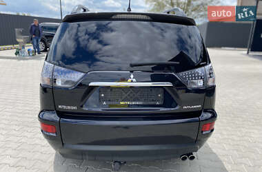 Внедорожник / Кроссовер Mitsubishi Outlander 2011 в 