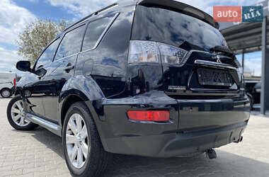 Внедорожник / Кроссовер Mitsubishi Outlander 2011 в 