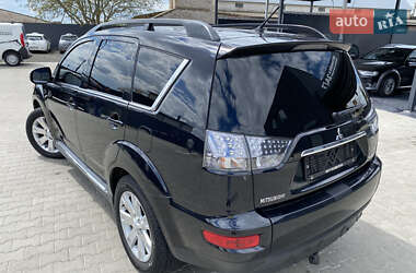 Внедорожник / Кроссовер Mitsubishi Outlander 2011 в 