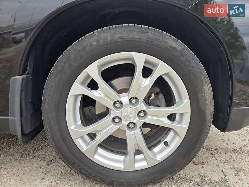 Внедорожник / Кроссовер Mitsubishi Outlander 2013 в Киеве