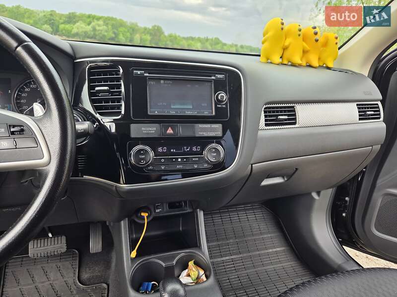 Внедорожник / Кроссовер Mitsubishi Outlander 2013 в Киеве