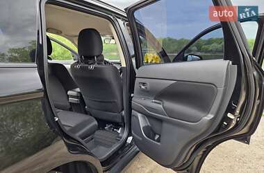 Внедорожник / Кроссовер Mitsubishi Outlander 2013 в 
