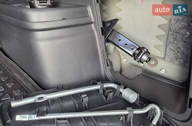 Внедорожник / Кроссовер Mitsubishi Outlander 2013 в 