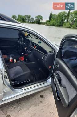 Внедорожник / Кроссовер Mitsubishi Outlander 2003 в 