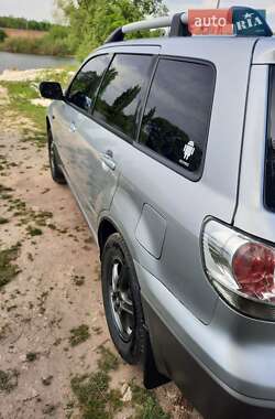 Внедорожник / Кроссовер Mitsubishi Outlander 2003 в 
