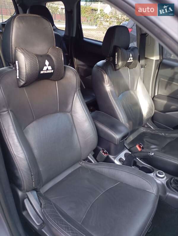 Позашляховик / Кросовер Mitsubishi Outlander 2008 в Маневичах