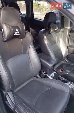 Внедорожник / Кроссовер Mitsubishi Outlander 2008 в 