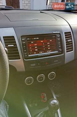 Внедорожник / Кроссовер Mitsubishi Outlander 2008 в 
