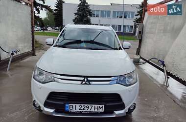 Позашляховик / Кросовер Mitsubishi Outlander 2014 в Полтаві