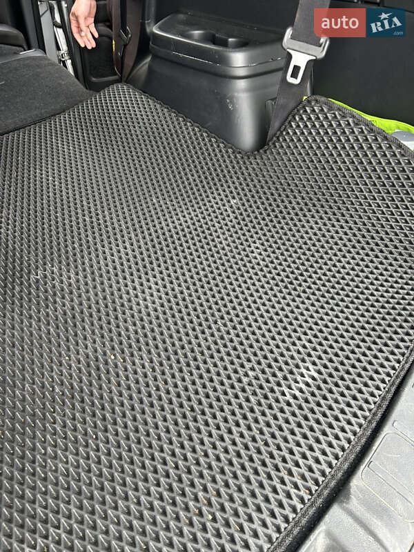 Позашляховик / Кросовер Mitsubishi Outlander 2019 в Южному