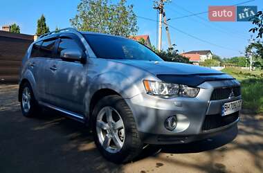 Внедорожник / Кроссовер Mitsubishi Outlander 2010 в 