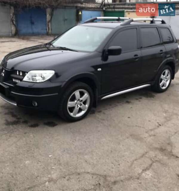 Внедорожник / Кроссовер Mitsubishi Outlander 2006 в 