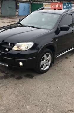 Внедорожник / Кроссовер Mitsubishi Outlander 2006 в 