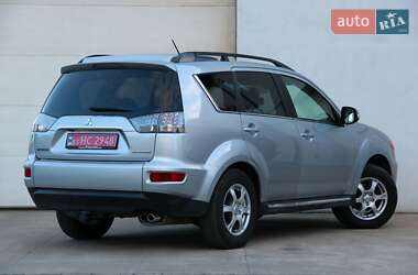 Внедорожник / Кроссовер Mitsubishi Outlander 2011 в 