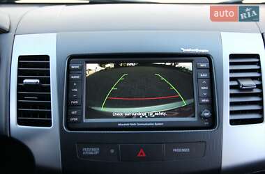 Внедорожник / Кроссовер Mitsubishi Outlander 2011 в 