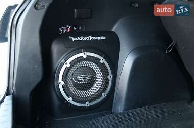 Внедорожник / Кроссовер Mitsubishi Outlander 2011 в 