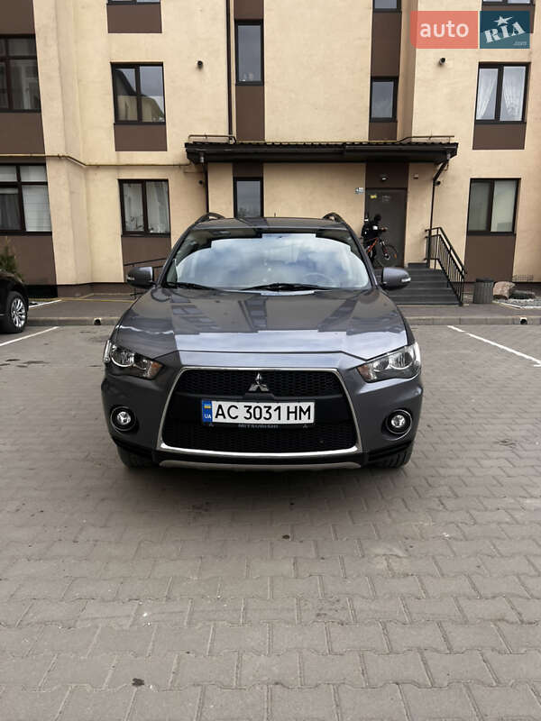 Позашляховик / Кросовер Mitsubishi Outlander 2010 в 