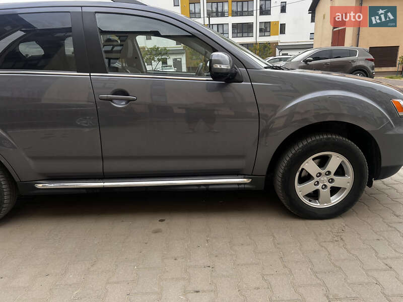 Внедорожник / Кроссовер Mitsubishi Outlander 2010 в Ковеле