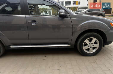Позашляховик / Кросовер Mitsubishi Outlander 2010 в 