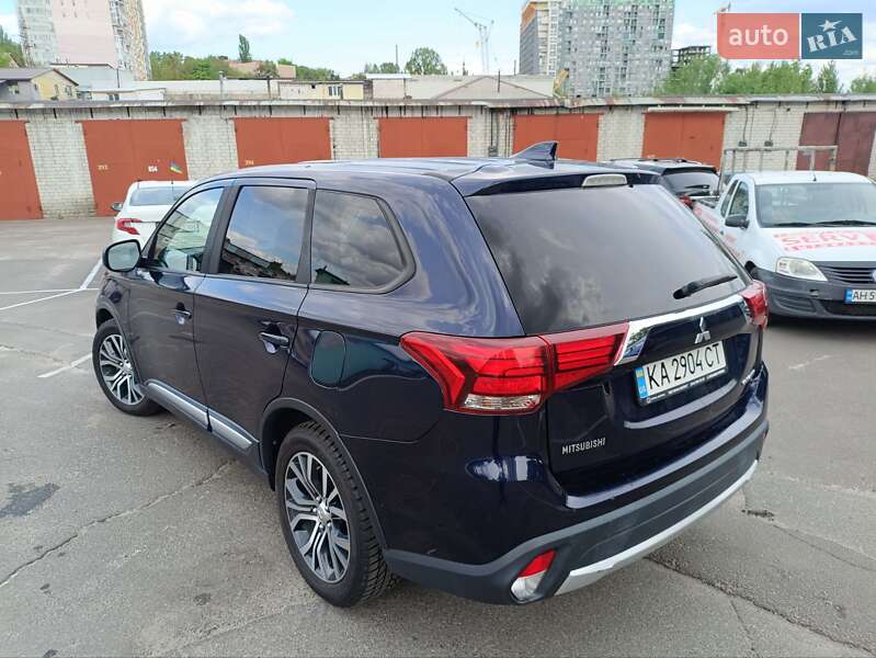 Внедорожник / Кроссовер Mitsubishi Outlander 2018 в Киеве