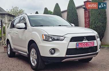 Внедорожник / Кроссовер Mitsubishi Outlander 2011 в 