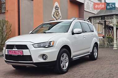 Внедорожник / Кроссовер Mitsubishi Outlander 2011 в 