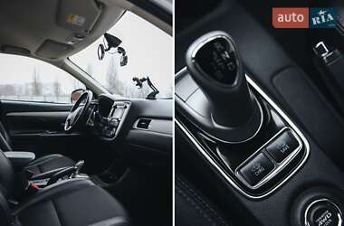 Внедорожник / Кроссовер Mitsubishi Outlander 2014 в 