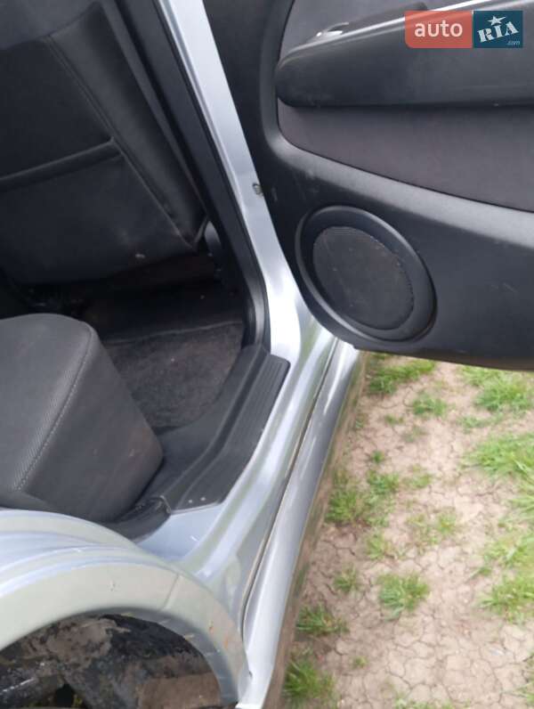 Внедорожник / Кроссовер Mitsubishi Outlander 2005 в Черновцах фото 4 Внедорожник / Кроссовер Mitsubishi Outlander 2005 в Черновцах