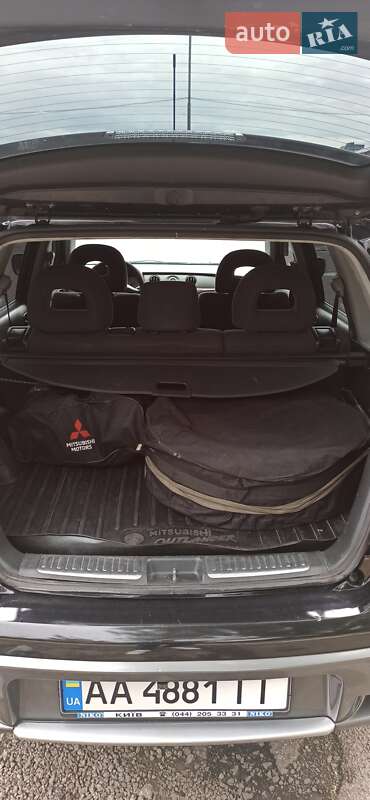 Позашляховик / Кросовер Mitsubishi Outlander 2008 в Києві