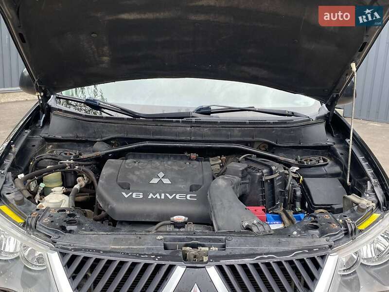 Внедорожник / Кроссовер Mitsubishi Outlander 2007 в Полтаве