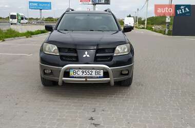 Позашляховик / Кросовер Mitsubishi Outlander 2003 в 