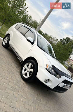 Позашляховик / Кросовер Mitsubishi Outlander 2012 в 