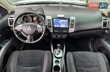 Позашляховик / Кросовер Mitsubishi Outlander 2012 в 