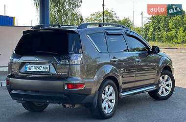 Внедорожник / Кроссовер Mitsubishi Outlander 2011 в 