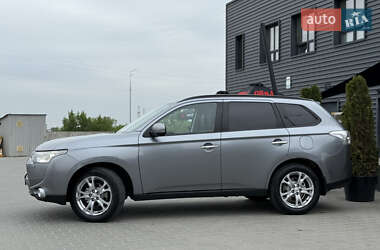 Позашляховик / Кросовер Mitsubishi Outlander 2013 в 