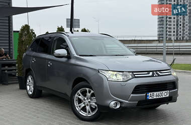 Позашляховик / Кросовер Mitsubishi Outlander 2013 в 