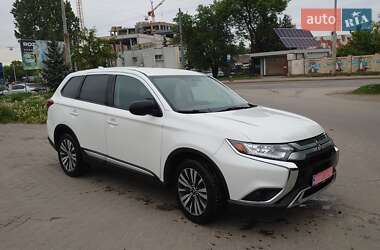 Внедорожник / Кроссовер Mitsubishi Outlander 2020 в Львове