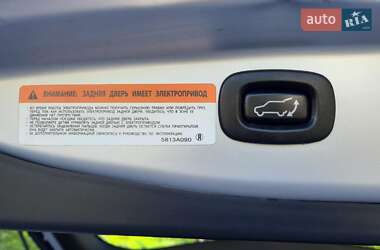 Позашляховик / Кросовер Mitsubishi Outlander 2013 в 