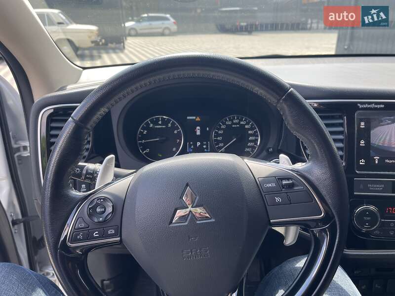 Внедорожник / Кроссовер Mitsubishi Outlander 2018 в Николаеве