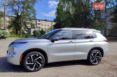 Внедорожник / Кроссовер Mitsubishi Outlander 2022 в Днепре