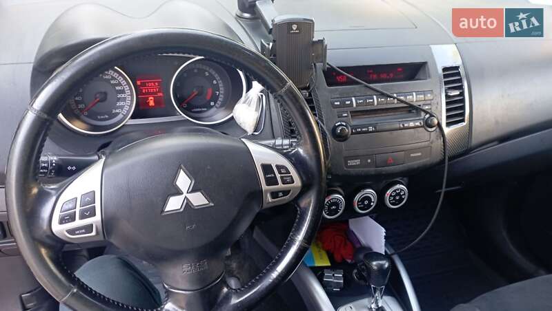 Внедорожник / Кроссовер Mitsubishi Outlander 2008 в Днепре