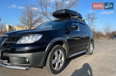 Позашляховик / Кросовер Mitsubishi Outlander 2005 в 