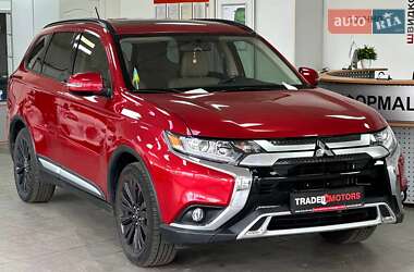 Внедорожник / Кроссовер Mitsubishi Outlander 2016 в Киеве