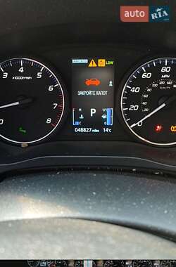 Позашляховик / Кросовер Mitsubishi Outlander 2017 в 