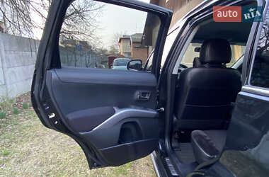 Позашляховик / Кросовер Mitsubishi Outlander 2010 в 