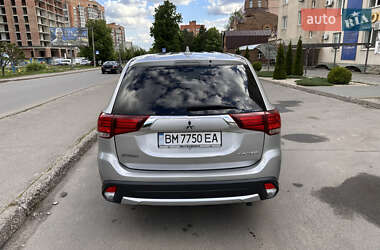 Внедорожник / Кроссовер Mitsubishi Outlander 2018 в 