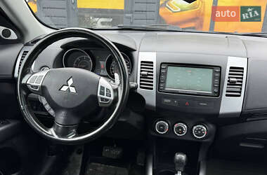 Внедорожник / Кроссовер Mitsubishi Outlander 2010 в 