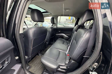 Внедорожник / Кроссовер Mitsubishi Outlander 2010 в 